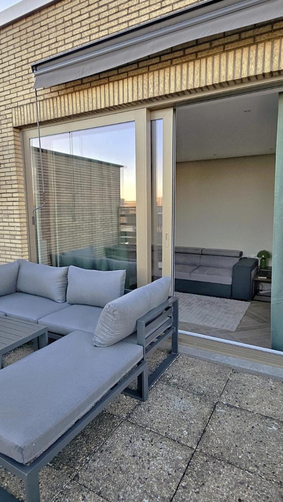 Studio Penthouse Lumineux Avec Grande Terrasse De 40M2 Брюксел Екстериор снимка